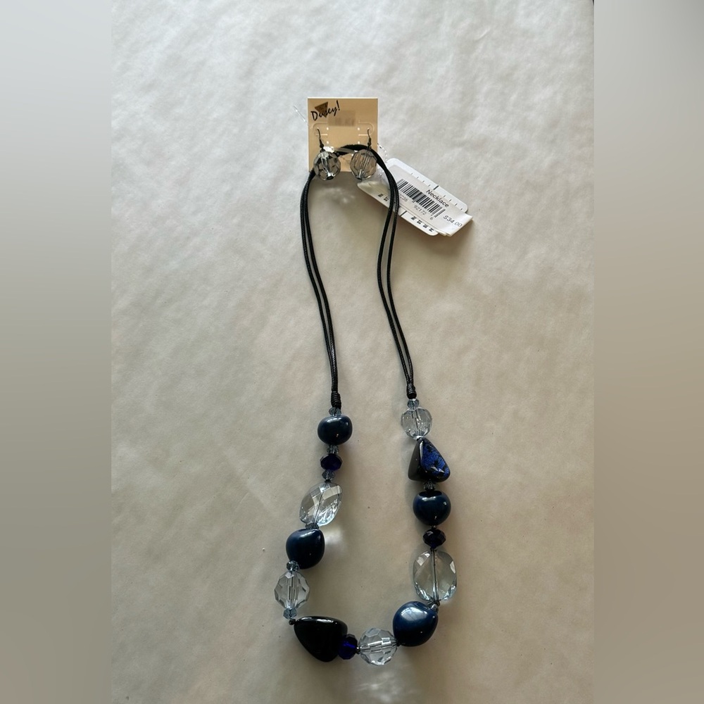 Beautiful 3 piece necklace/ earrings set